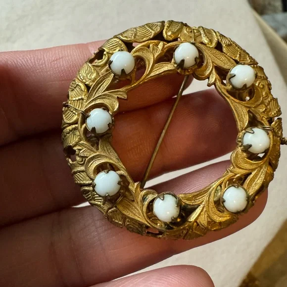 Unsigned Vintage Miriam Haskell preowned vintage brooch - Picture 14 of 17